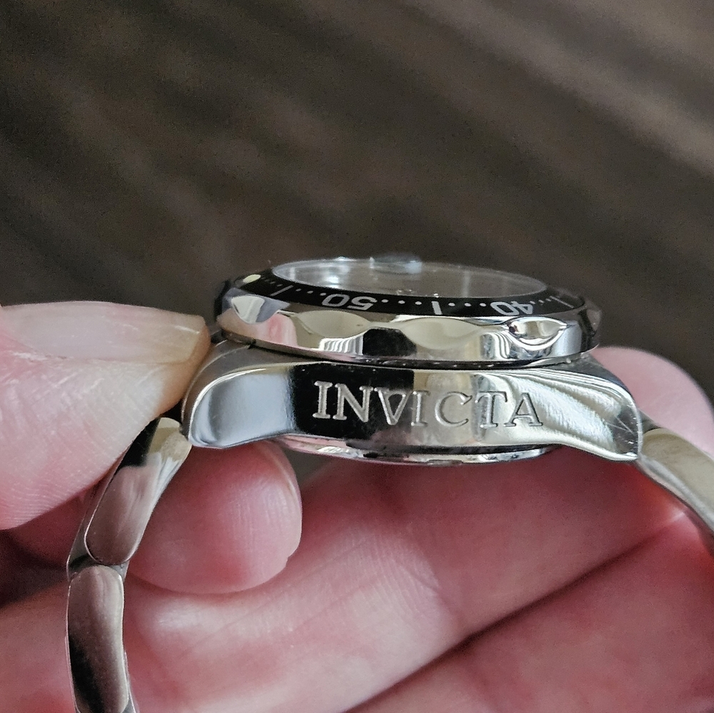 Small Silver Invicta Watch - Picture 3 of 7